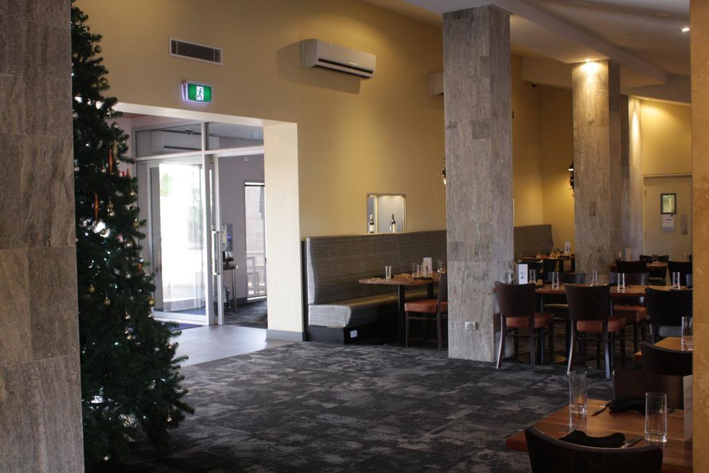 Newman Hotel Exterior foto
